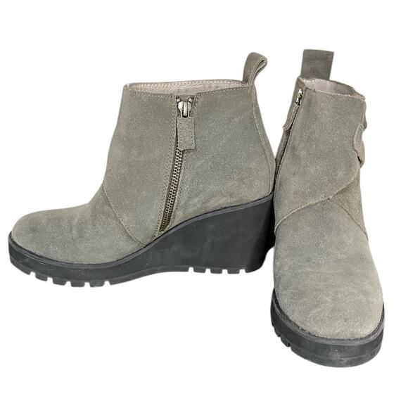 NWOB EILEEN FISHER Gray Suede Wedge‎ Wrap & Belt Detail Women's Size 8 - Picture 1 of 8